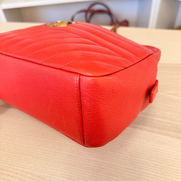 Chanel Red Quilted Lambskin Diagonal Camera Bag Medium - Picture 9 of 16